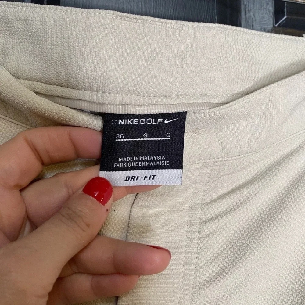Nike Golf Dri Fit Khaki Textured Flat Front Shorts Size 36 Pockets 10